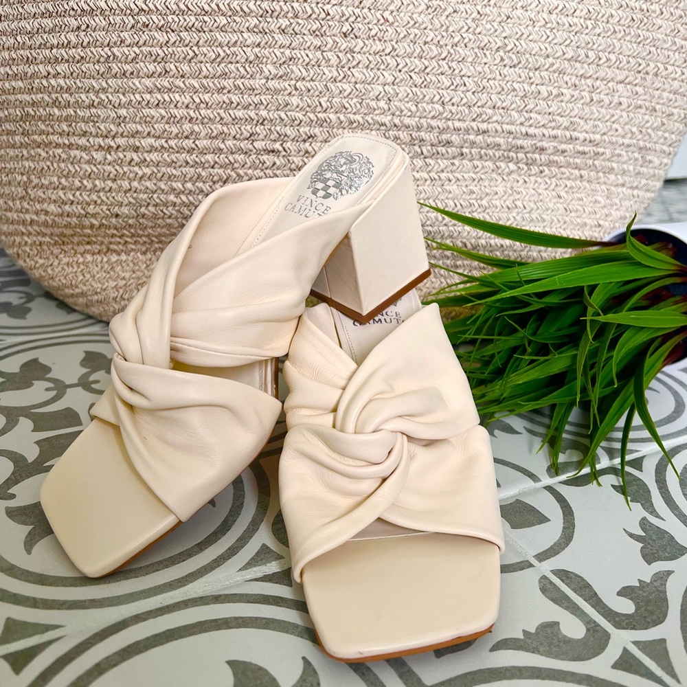 NWT Vince Camuto Women's Jenabie Block (NWT
Heel Sandal Heeled Sz.8